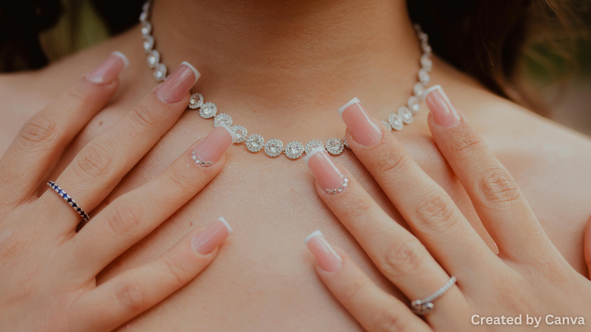 How to Incorporate Vegas’s Glamour Into Your Wedding Jewelry