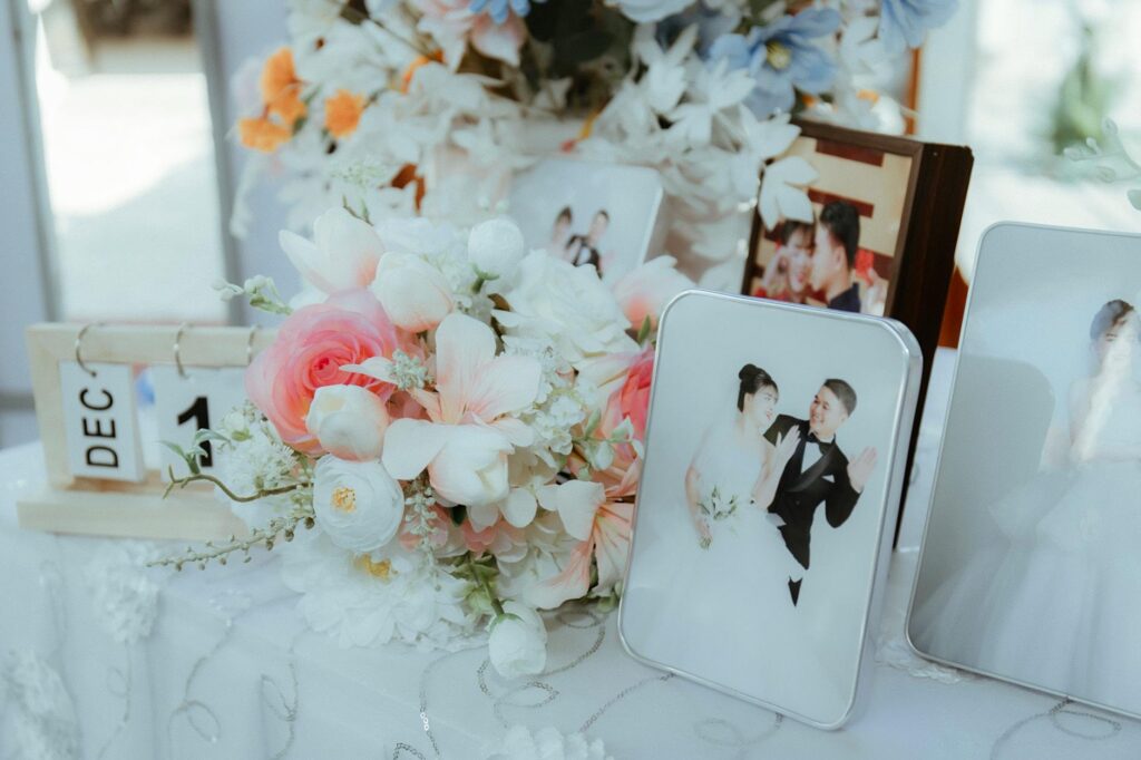 A photo showcasing different types of budget wedding floral arrangements — affordable wedding flowers Las Vegas