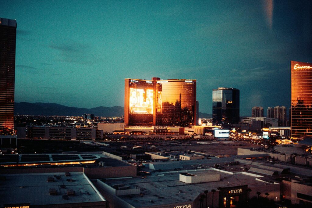 A beautiful outdoor wedding venue in Las Vegas during sunset. — elopement planning Las Vegas