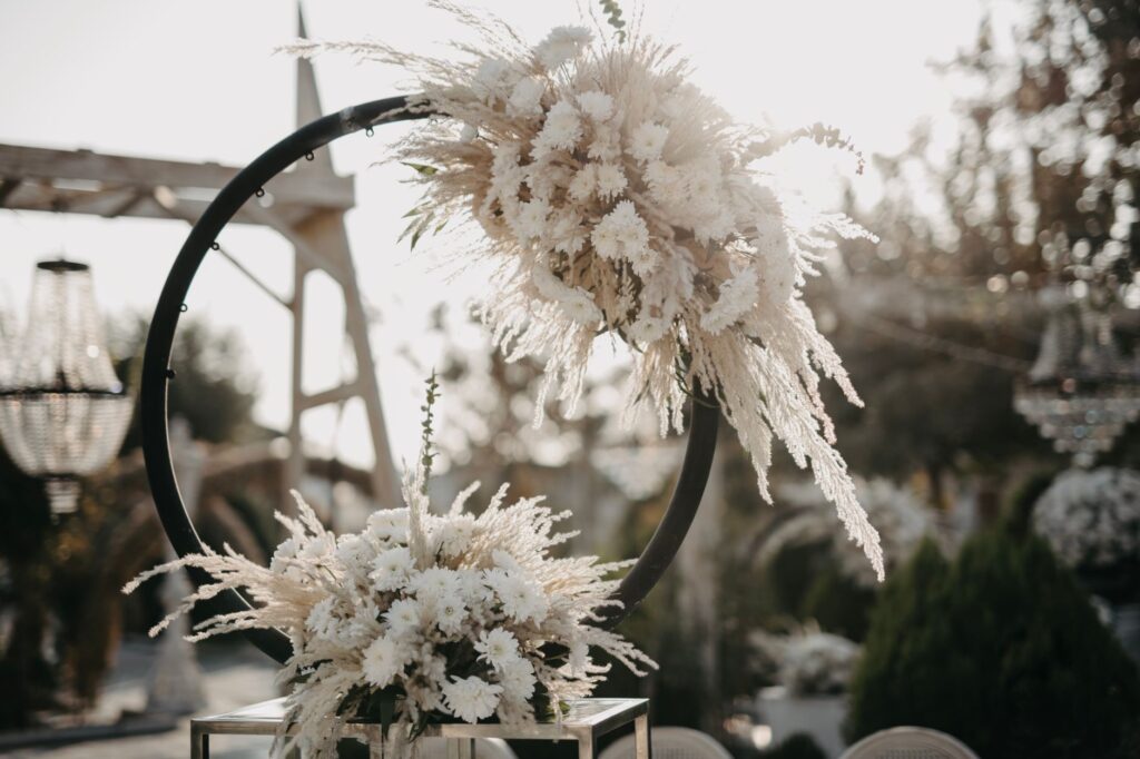 A bohemian chic wedding featuring flowing fabrics, flowers, and natural elements. — Las Vegas wedding themes