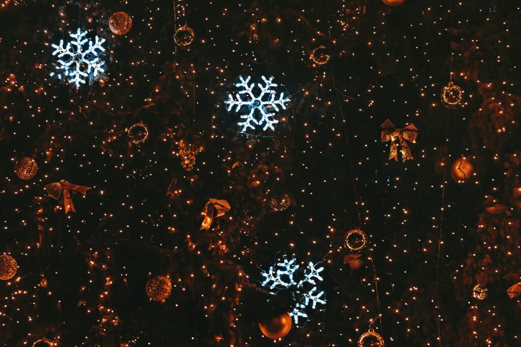 A cozy winter wedding scene with lights and snowflakes in Las Vegas — best time to get married Las Vegas