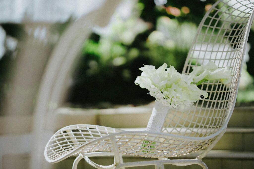 A minimalist themed wedding with simple yet stunning decor in a Las Vegas setting. — Las Vegas wedding themes