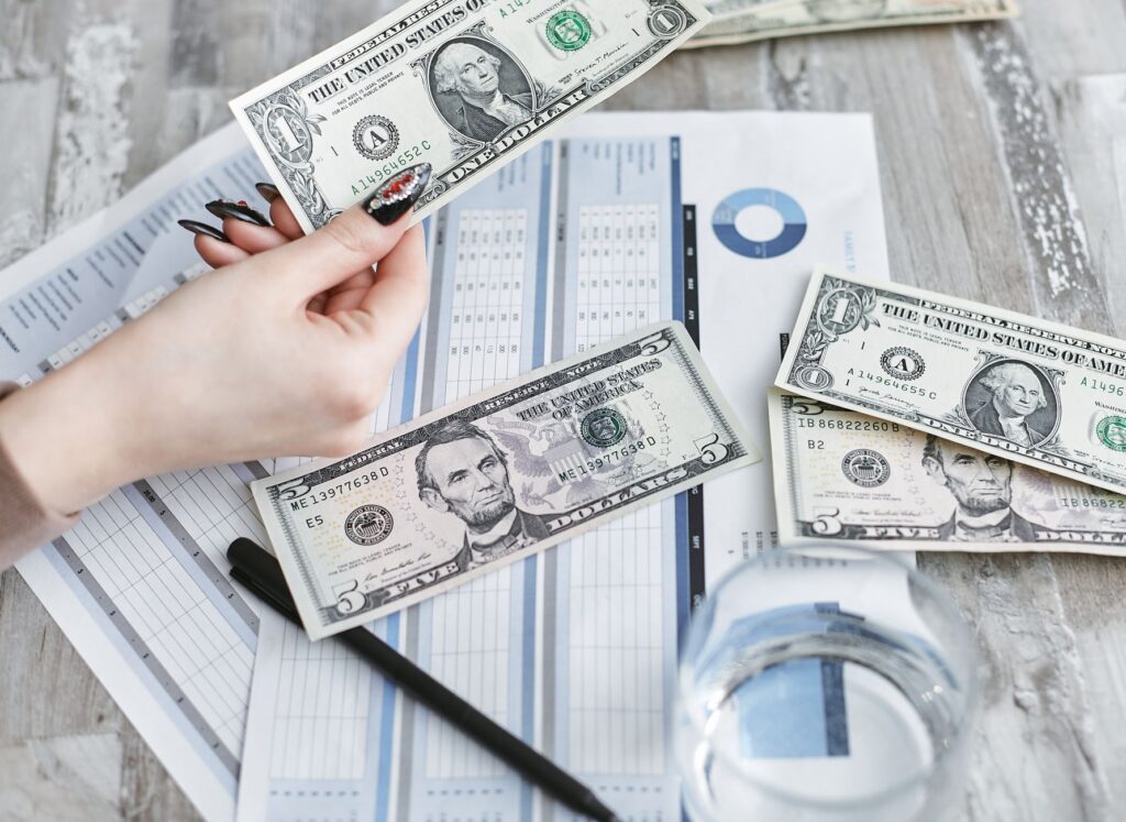 A breakdown chart of typical wedding expenses in Las Vegas. — Las Vegas wedding budget