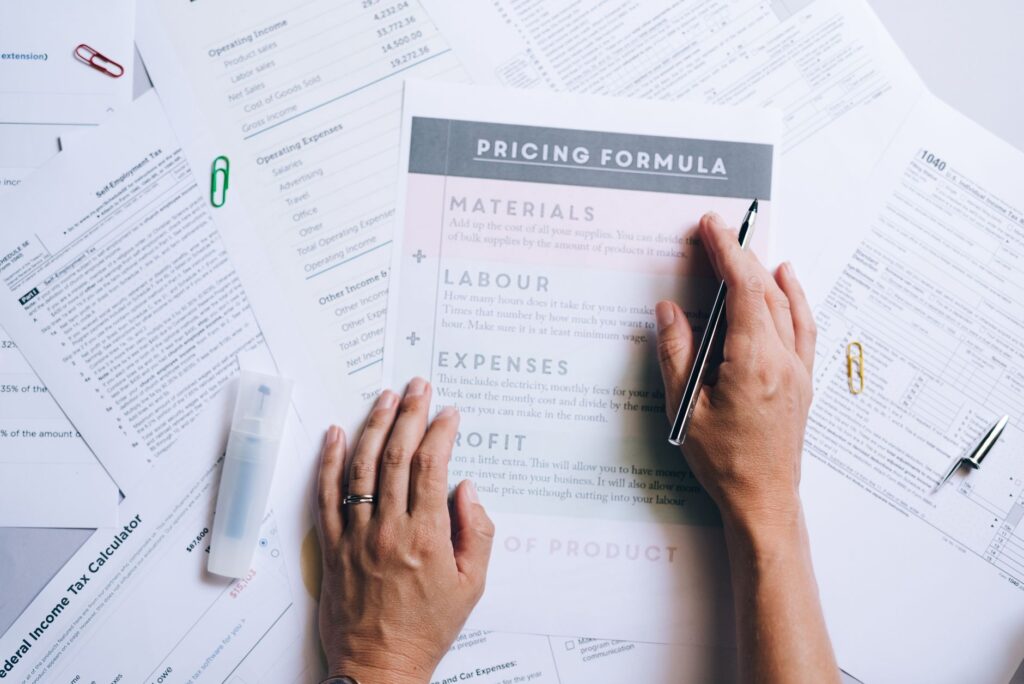 A breakdown of wedding costs displayed on a wedding budgeting spreadsheet. — Las Vegas wedding budgeting