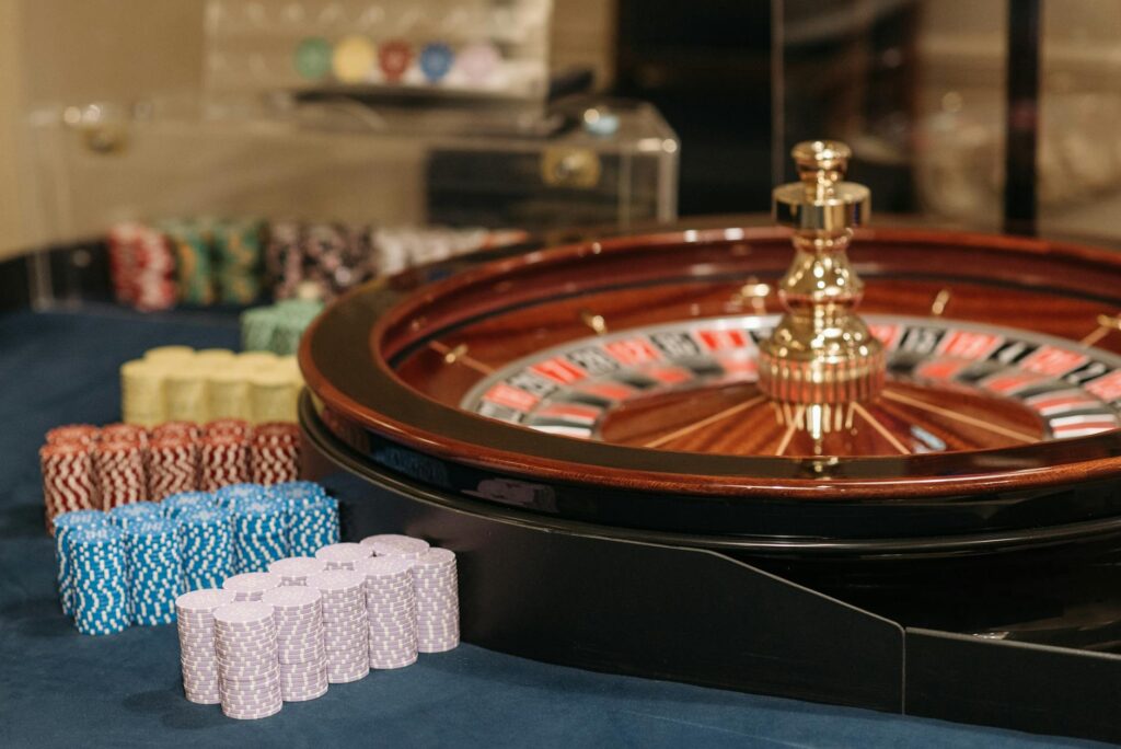 A luxurious casino-themed wedding with poker tables and gold decor. — Las Vegas wedding themes