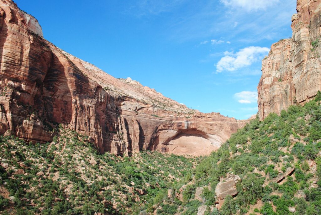 A picturesque view of Red Rock Canyon showcasing its natural beauty for an outdoor wedding. — Las Vegas wedding venues