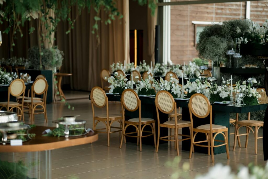 An elegant wedding reception setup featuring Las Vegas-themed decor. — wedding package Las Vegas