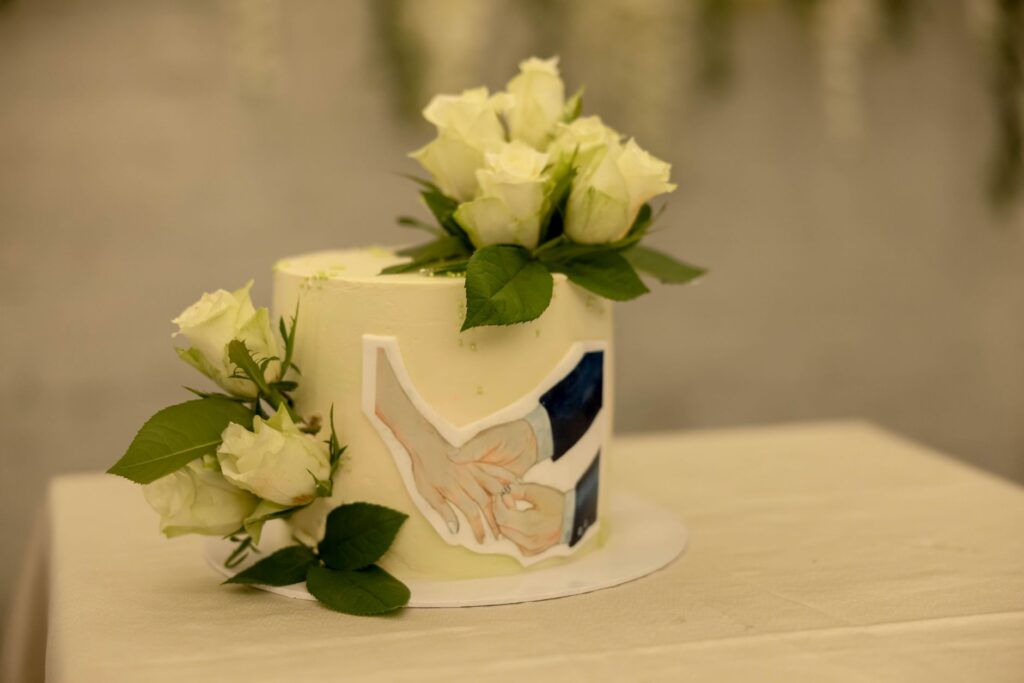 A close-up of a wedding cake designed to match the couple's wedding theme. — themed wedding Las Vegas