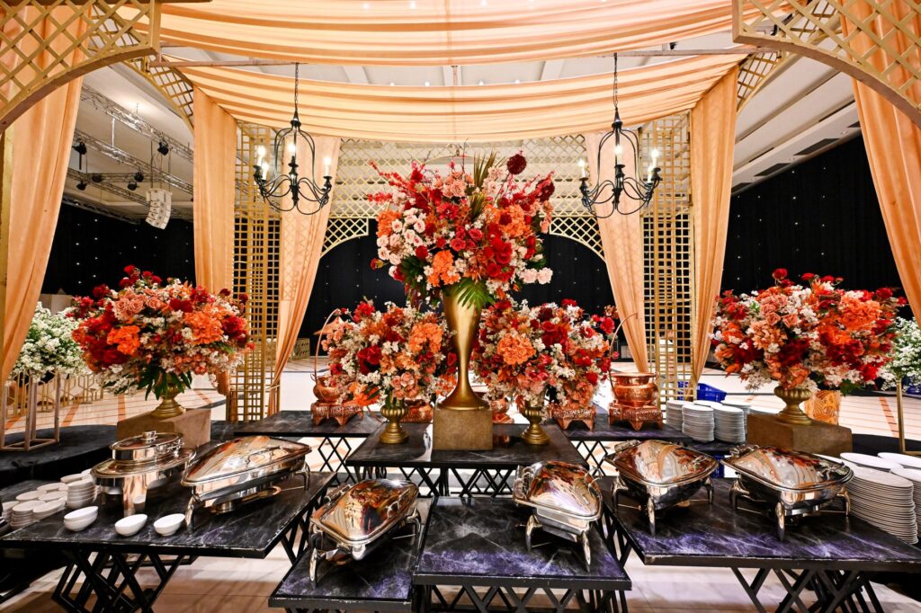 A collage of various wedding services available in Las Vegas, like catering, photography, and floral arrangements. — Las…