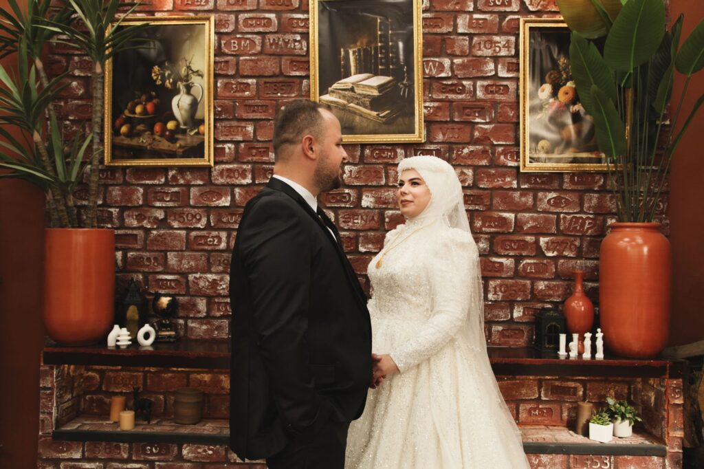 A couple enjoying a personalized wedding ceremony with a backdrop of iconic Vegas landmarks. — Las Vegas wedding trends …