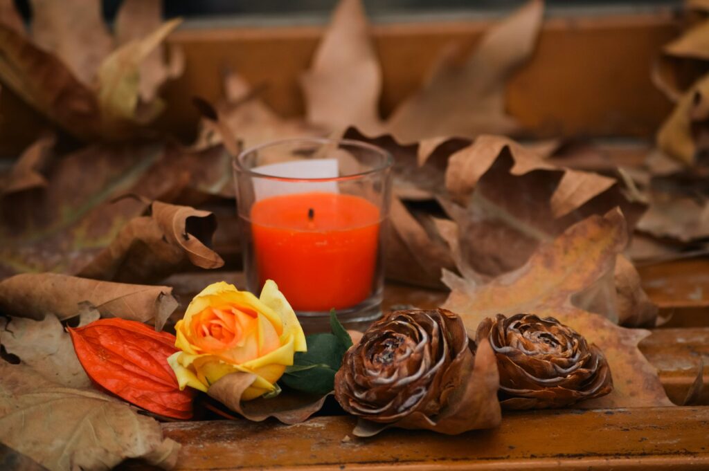 A cozy fall wedding scene in Las Vegas with autumn leaves and warm decor elements. — best time to marry Las Vegas