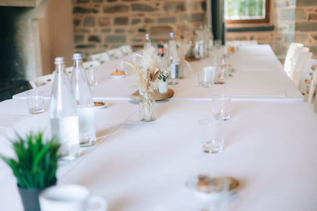 A minimalist wedding reception table decorated with elegant, simple designs — Las Vegas wedding trends 2026