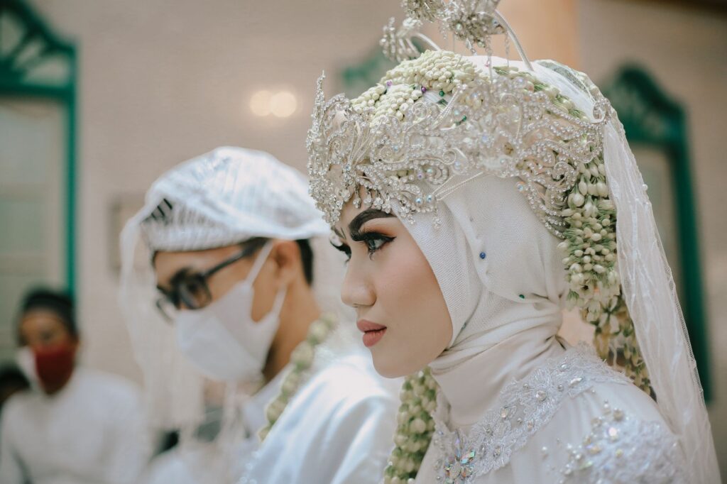 A side-by-side comparison of traditional and modern wedding elements — traditional modern weddings Las Vegas