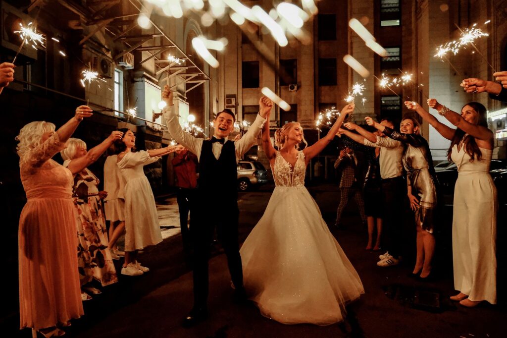 Couples enjoying a romantic wedding ceremony in front of an iconic Las Vegas landmark — Las Vegas wedding trends 2026