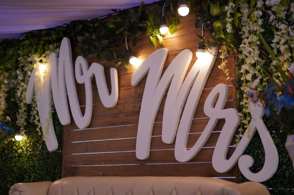 6. Rustic Elegance: A Warm and Inviting Theme — Las Vegas wedding themes 2026