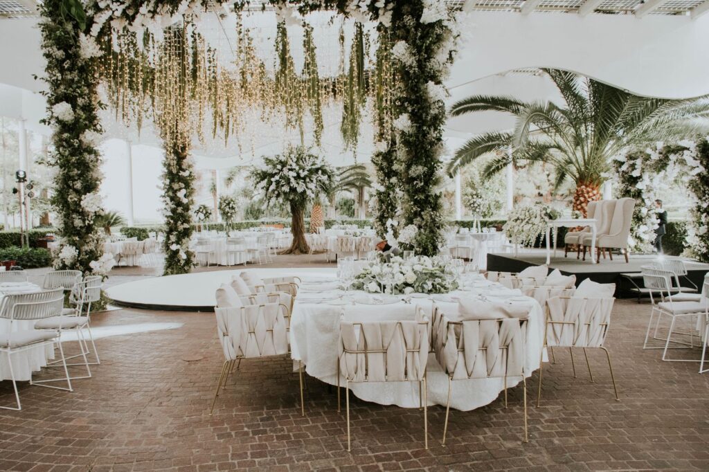 A beautiful table setting from a Las Vegas wedding, emphasizing the planner's attention to detail. — choosing wedding pl…