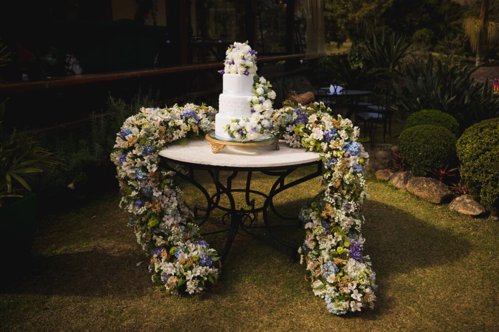 A beautiful wedding cake display at a Las Vegas wedding, emphasizing attention to detail. — Las Vegas wedding concierge