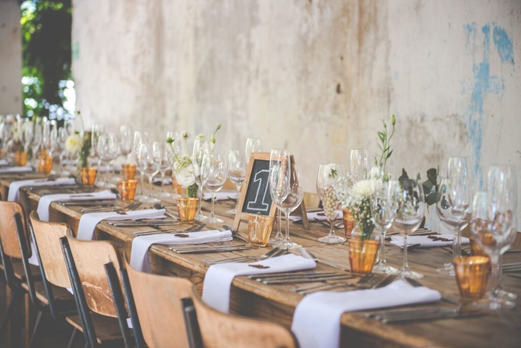 A beautifully arranged wedding table set up by a concierge service — Las Vegas wedding concierge cost