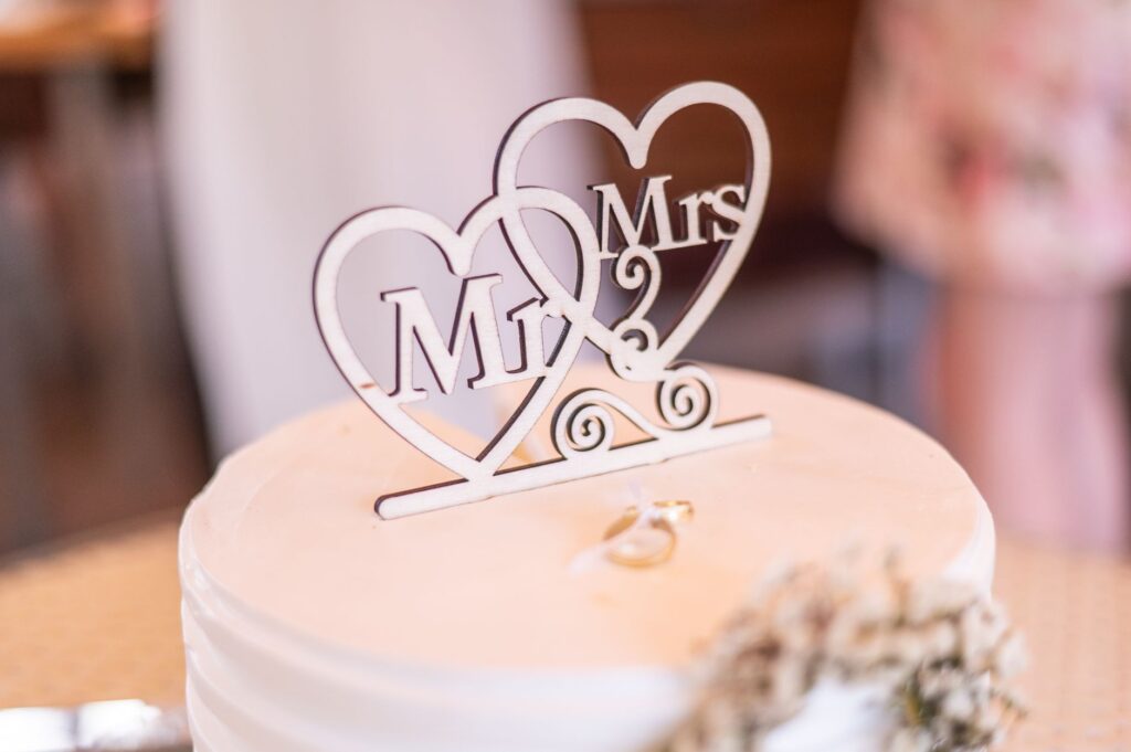A close-up of a beautiful wedding cake included in a package. — Las Vegas wedding packages