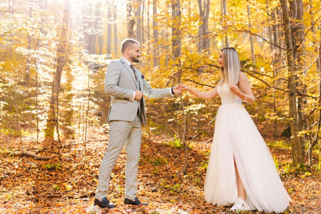 A romantic fall wedding scene featuring autumn leaves and warm colors. — best time to get married in Las Vegas