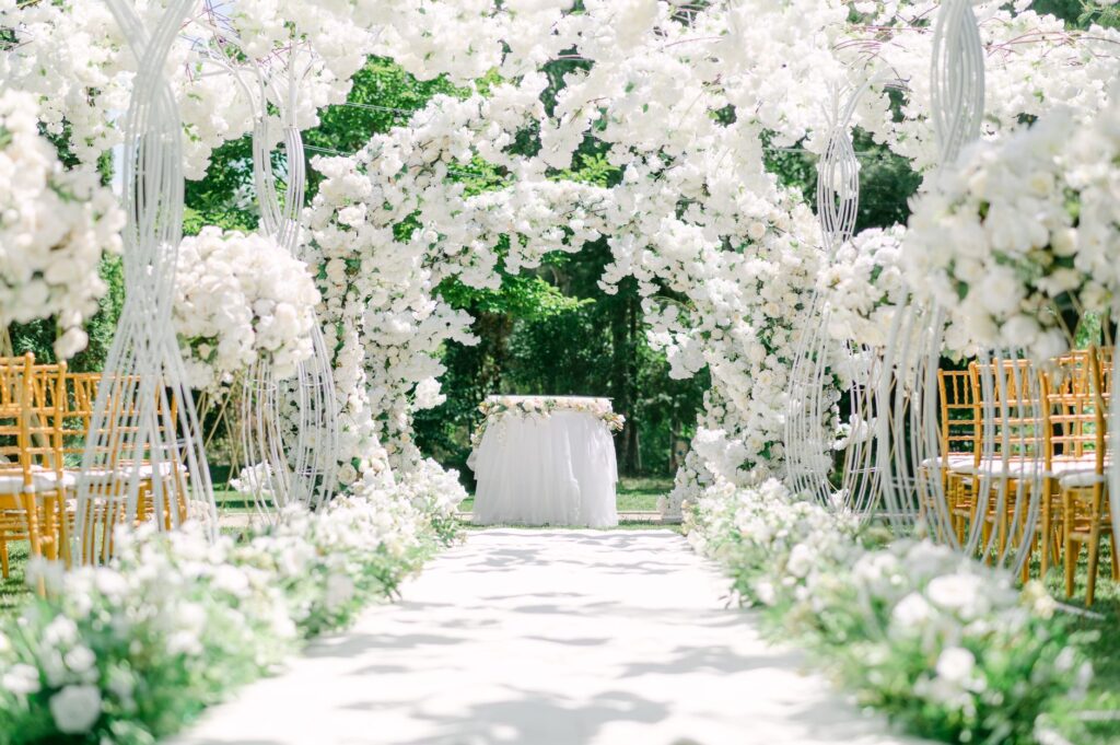 A scenic view of a Las Vegas wedding venue during spring with blooming flowers. — best time to marry in Las Vegas