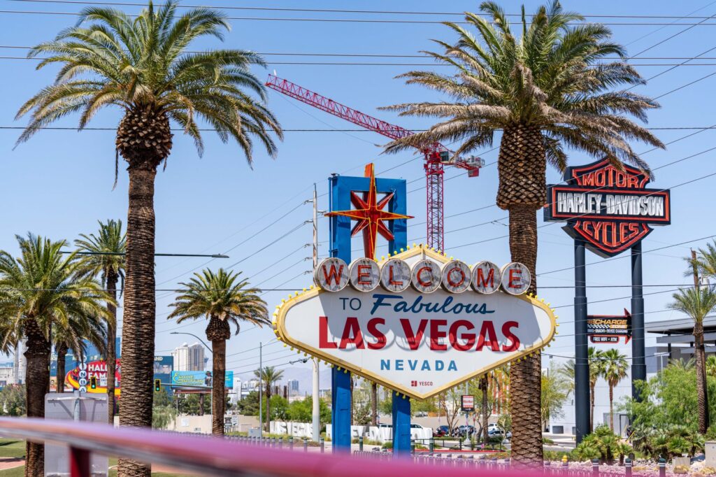 A stunning classic Las Vegas wedding scene with neon lights and iconic landmarks. — unique wedding themes in Las Vegas