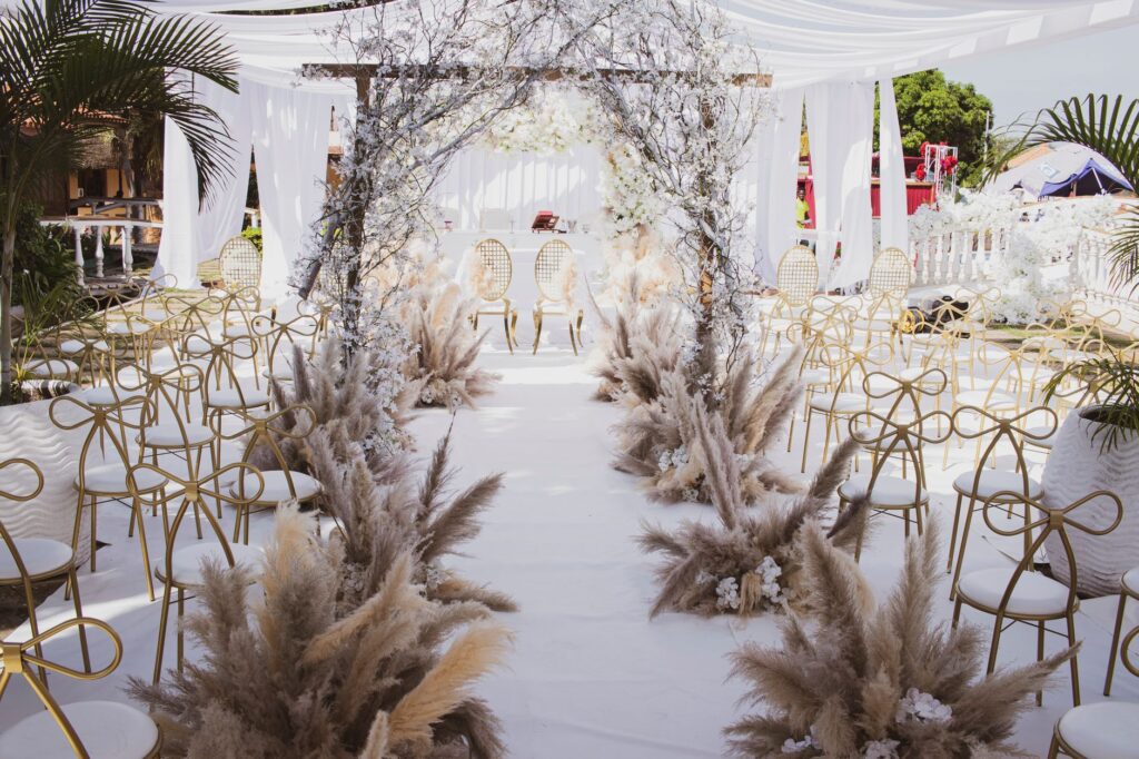 A stunning wedding venue decorated with Las Vegas-themed elements. — Vegas entertainment wedding