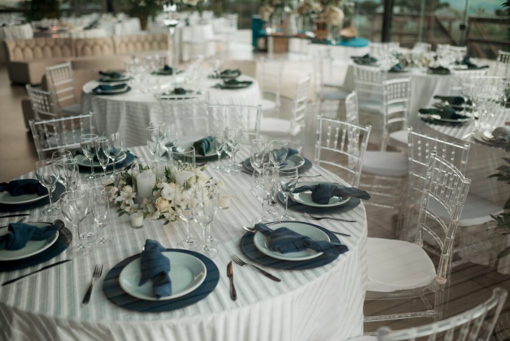 A table setting for a budget wedding reception that looks elegant. — budget wedding Las Vegas