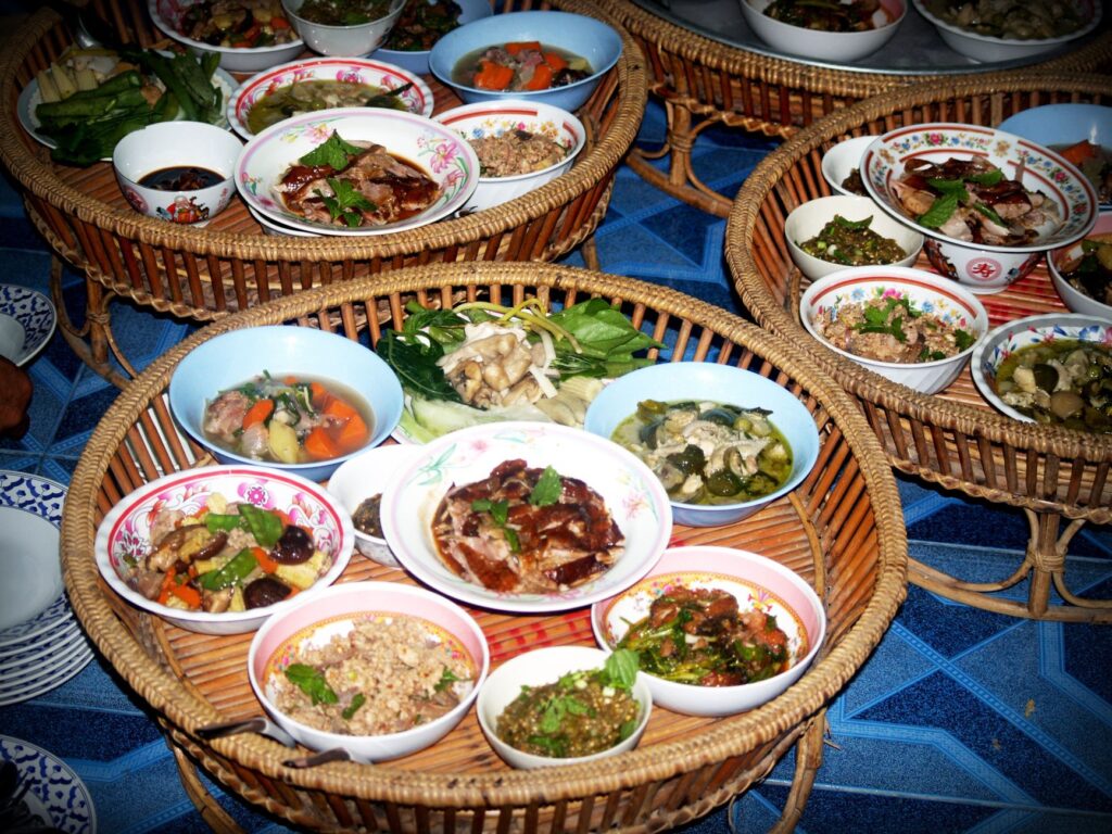 A traditional Las Vegas wedding feast featuring local cuisine. — Las Vegas wedding culture