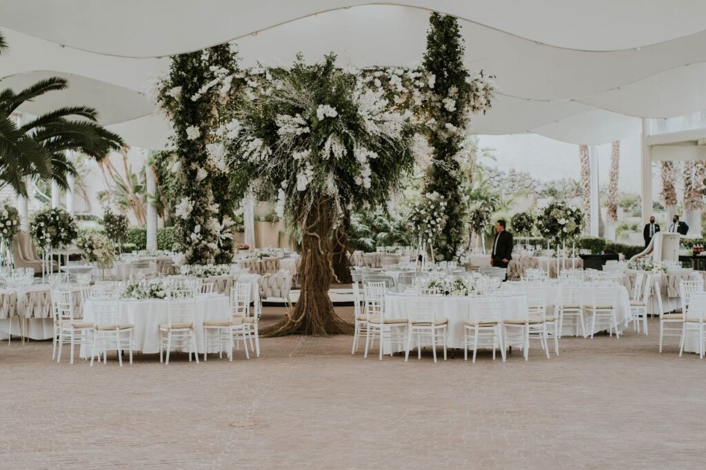 A vibrant outdoor wedding setup in Las Vegas, featuring eco-friendly decor and local flowers. — Las Vegas wedding trends…