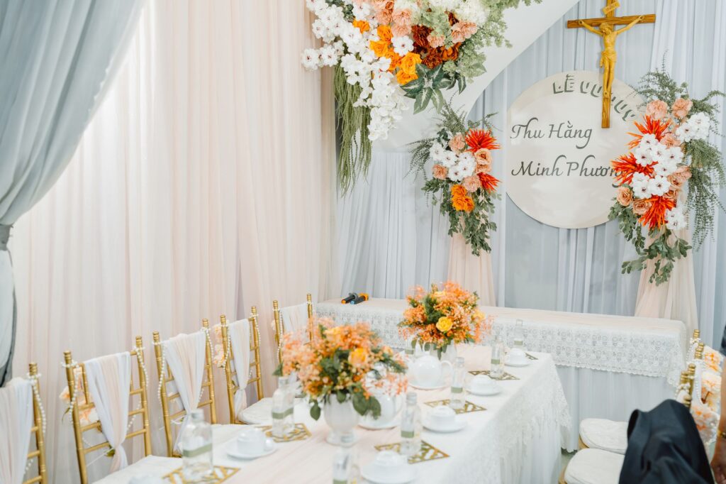 A wedding reception setup with quick decorations. — last-minute wedding planning Las Vegas