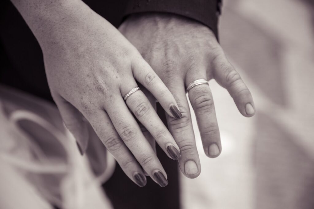 Couple exchanging vows at a famous Las Vegas chapel. — best time to get married Las Vegas