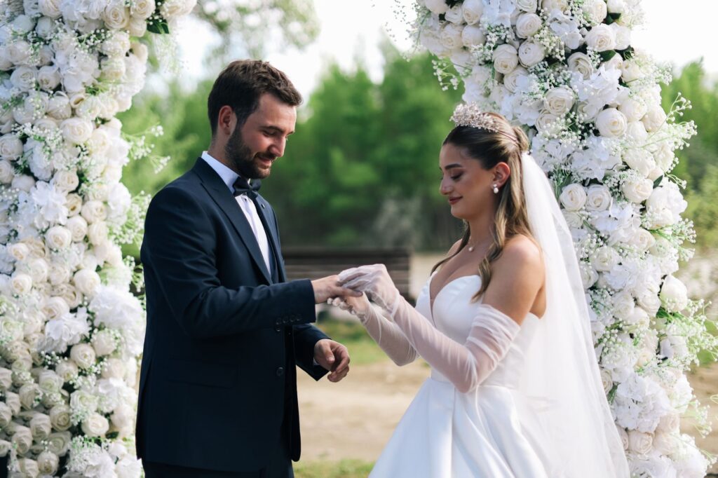 Couples exchanging vows at a luxurious hotel venue in Las Vegas. — Las Vegas wedding venues
