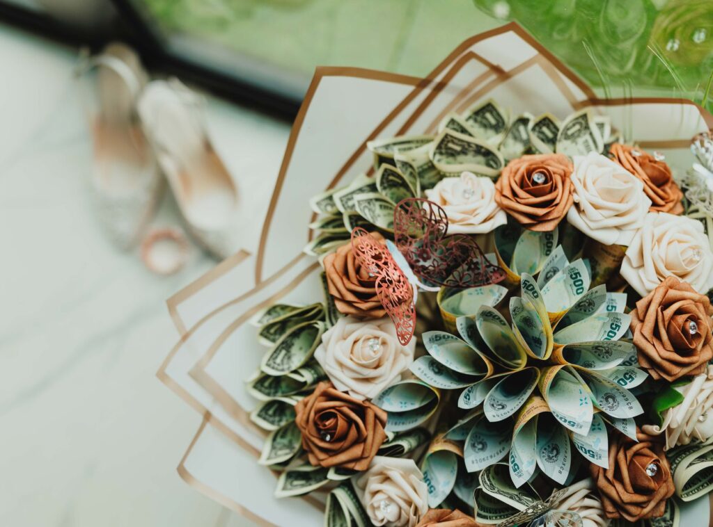 Decorations for a DIY wedding that save money while looking elegant. — affordable wedding venues Las Vegas