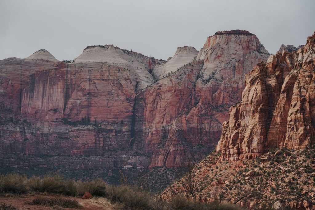Stunning wedding photographs taken at Red Rock Canyon with natural scenery. — Las Vegas wedding photography