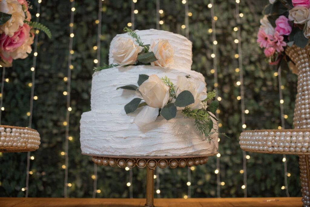 A beautiful wedding cake designed for a Las Vegas wedding — Las Vegas wedding packages